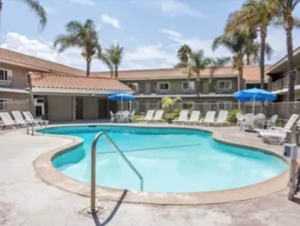 Travelodge By Wyndham Hemet Ca Ngoại thất bức ảnh