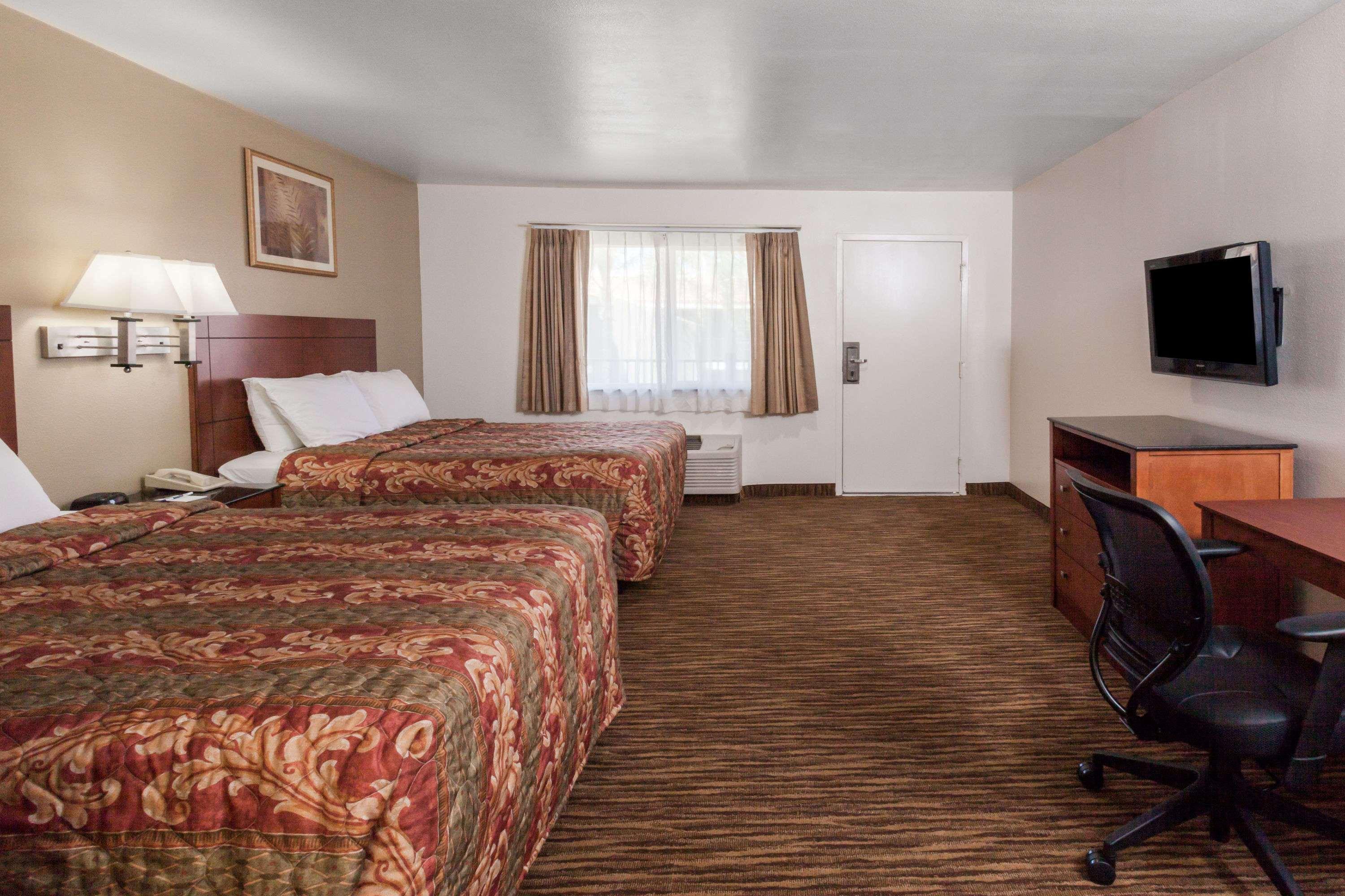 Travelodge By Wyndham Hemet Ca Ngoại thất bức ảnh