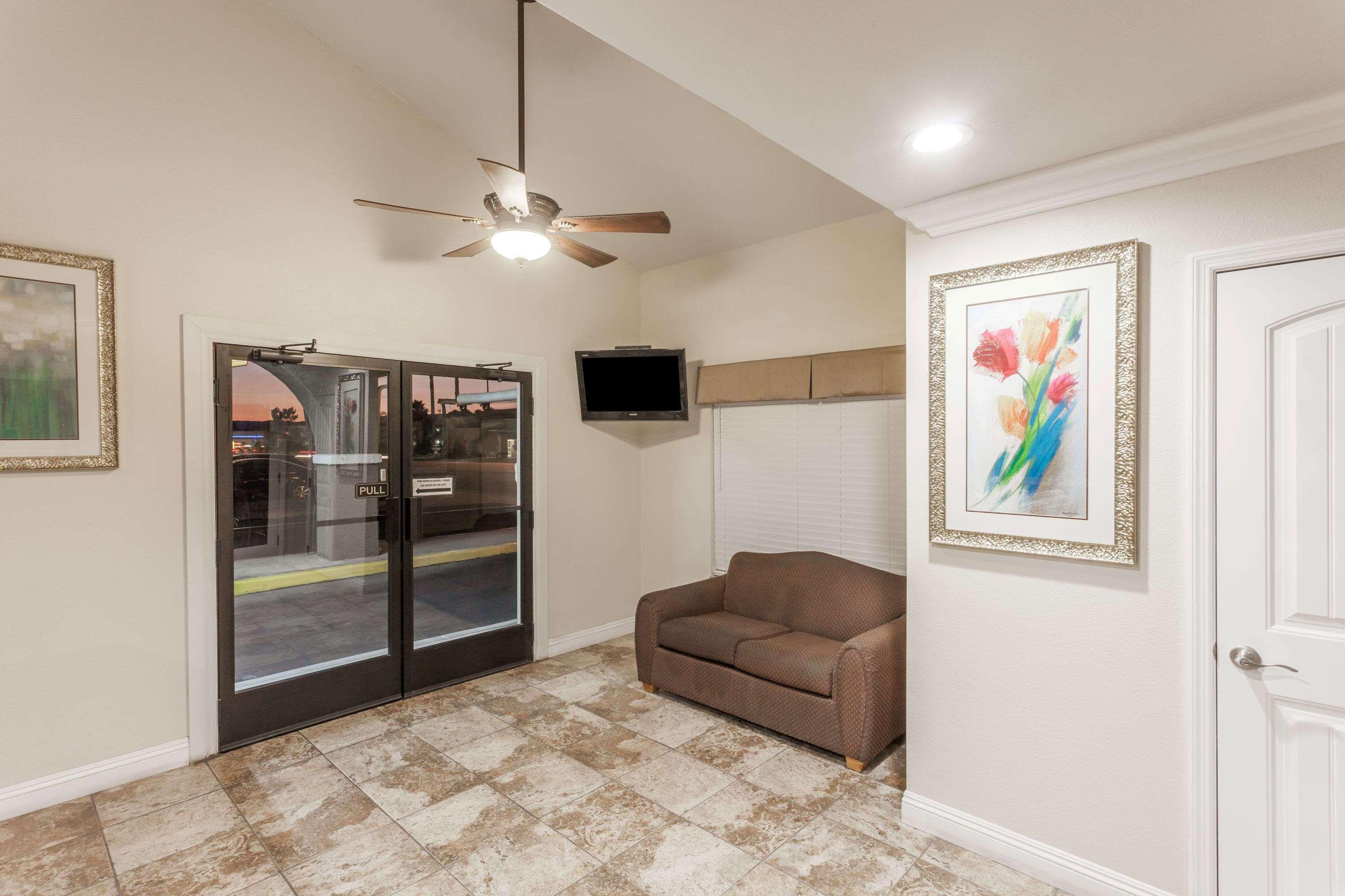 Travelodge By Wyndham Hemet Ca Ngoại thất bức ảnh