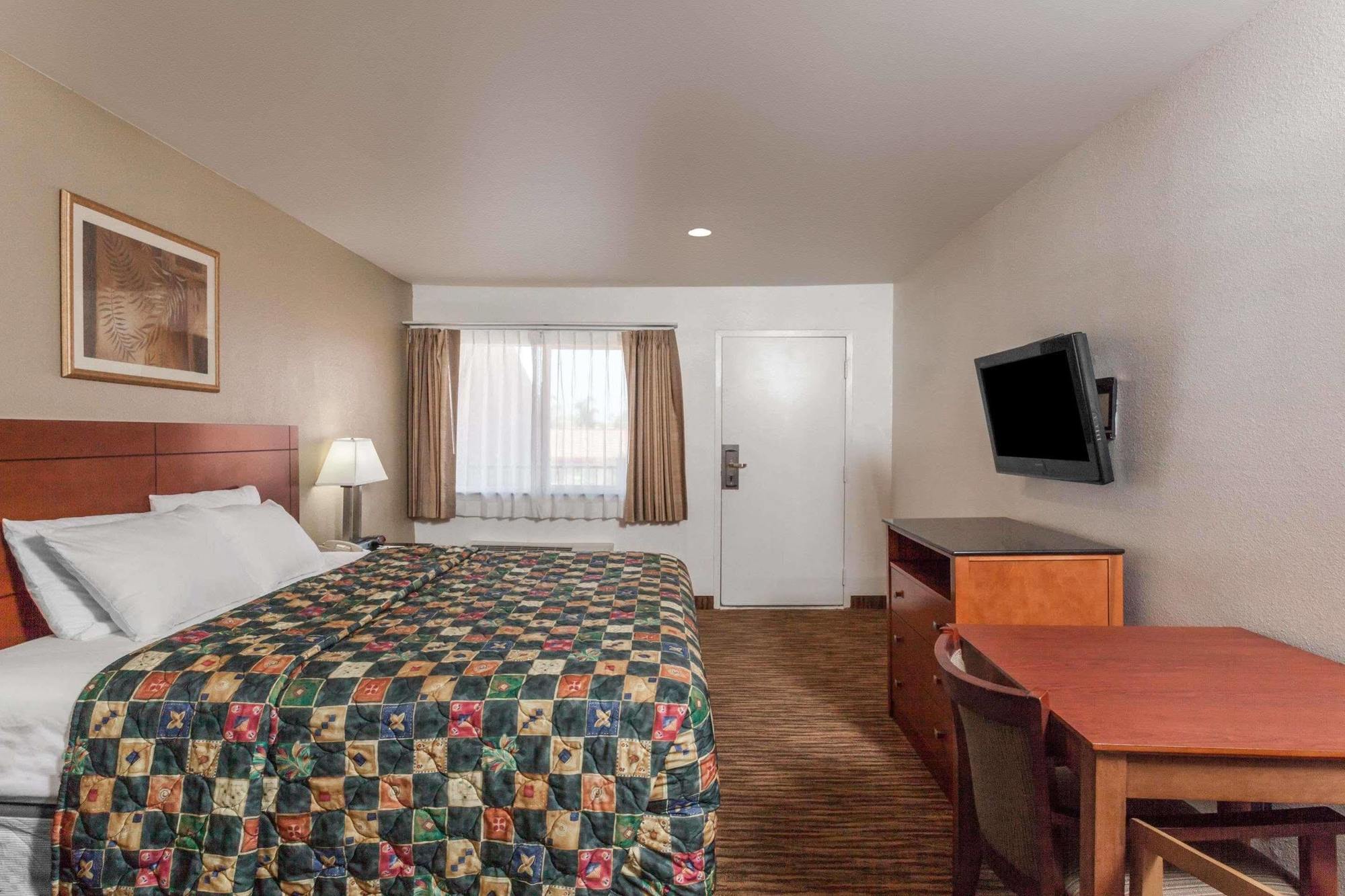 Travelodge By Wyndham Hemet Ca Ngoại thất bức ảnh